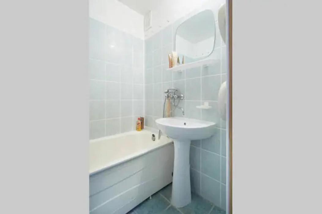 Cozy Private Room In A Three Room Apartment Free Parking Feel Like At Home VNO Exterior foto